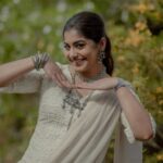 Meera Nandan Instagram - Laughter/drama ? What’s your take? #cwc #asianet #newshow #smile #allsmiles #laughter #happy #positivevibes #instagood #love @unnips @hazilmjalal @bcos_its_silver @alka.hari Kochi, India