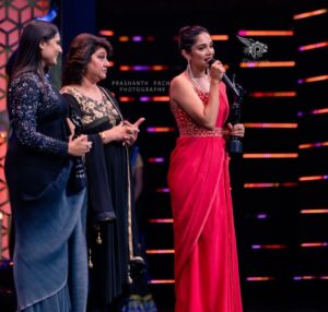 Milana Nagaraj Instagram - Big big thanks for all the love showered on us for #LoveMocktail❤️ #krissmi 
And this black lady surely motivates us to do better and better! 
#Filmfare2022 
Styling: @tejukranthi 
Outfit: @shlokasudhakarofficial 
@uniqa.co.in 
MUA: @makeup_sachin