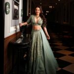 Minissha Lamba Instagram - Statuesque @jonah_photography_official @jonah_gurung_26 @trayza_yakin22 @hues__studi0 @sawansukhaindia @ankitsnehalochans @mayfairsiliguri #indianbride #indianbridal #indianbridalmakeup #indianbridaljewellery #jewellery #jewellerydesign