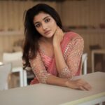 Mirna Menon Instagram - ✨❤️ Photography : @sat_narain @the.portrait.culture Outfit : @nirali_design_house location : @reachthegardencafe