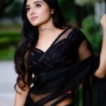 Mirna Menon Instagram - Black is beautiful 🖤 #Mirnaa • @kiransaphotography • @paris_de_boutique • @b3bridalstudio • @sathish_pro • @teamaimpro