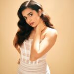 Mithila Palkar Instagram - White Light ✨ Wearing @revolve at @nykaafashion Jewels @aahiradiamonds Styling @shreejarajgopal Style team @dhwanii.jain @deepika_ramnani Make up @sahithya.shetty #make up team @pradnya_tambde Hair @deepalid10 Hair team @vidushiparashar18 Photographer @kadamajay