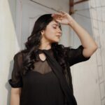 Miya George Instagram - Black to me is an emotion,an attitude and above all Real,which I was able to express to the best Styling @sabarinathk_ Photography by @merin__georg Dress @lisdesigns.in Mua @amal_ajithkumar Jewelry @adorebypriyanka