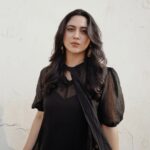 Miya George Instagram - Black to me is an emotion,an attitude and above all Real,which I was able to express to the best Styling @sabarinathk_ Photography by @merin__georg Dress @lisdesigns.in Mua @amal_ajithkumar Jewelry @adorebypriyanka