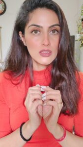 Monica Khanna Instagram - MAN KI AWAAZ😜😜😜
(VOICEOVER)

#instareels #instagram #video #funnyvideos #funny #trendingreels #trending #trend #viral #viralvideos #friends #instagood #warning #funnymemes #comedy #comedyvideos