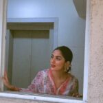 Monica Khanna Instagram - ले दे के अपने पास फ़क़त इक नज़र तो है क्यूं देखें ज़िंदगी को किसी की नज़र से हम।।।। सुधीर लुधियानवी साहब Wearing -@shilpihandicrafts Photography -@jerrypundkar #trending #trendingreels #viralvideos #viral #green #saree #shayari #gulzar #fashion #style #photo #photography #fashionphotography #bekind #begood #reelsinstagram #instareels #trendingsongs
