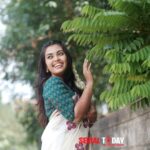 Mridula Vijay Instagram - @mridhulavijai ✨ More updates follow @serialtodaymalayalam #serialtoday #mridhulavijai @serialtodaymalayalam #malayalamactor #mridhulavijay #malayalamserial #serialactors #serialtoday #happyonam #onam