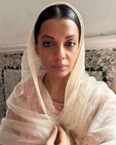 Mugdha Godse Instagram - New job new beginnings… 
Completed an interesting project… 

#workmode #newproject #gratitude #love #silence