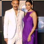 Mugdha Godse Instagram - Thank you… 🙏🏽🙏🏽🙏🏽 @sunil.r.khandare for these clicks @filmygyan 🙏🏽 What a night! Rahul Dev and Mugdha Godse make a stunning appearance at the event, turning heads with their beautiful love story. #filmygyan #RahulDev #MugdhaGodse #event #love