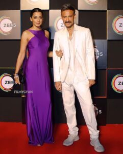 Mugdha Godse Instagram - Thank you… 🙏🏽🙏🏽🙏🏽

@sunil.r.khandare for these clicks @filmygyan 🙏🏽

What a night! Rahul Dev and Mugdha Godse make a stunning appearance at the event, turning heads with their beautiful love story. #filmygyan #RahulDev #MugdhaGodse #event #love