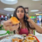 Mukti Mohan Instagram - Ek kachori, Do samosa, Iss Sansaar ka kya bharosa? 🤷🏻‍♀️ Inn sabse acha Mysore Saada Dosa 🤓