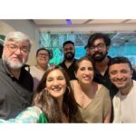 Mukti Mohan Instagram - 🩵 क ट ह ल dekhiye!! Kamaal ki film pyaare logon ne milkar banayi hai. Congratulations @sikhya @guneetmonga @achinjain20 @yashowardhanm @sanyamalhotra_ @mann012 Photography @shaurya_bajpai Outfit @aartivijaygupta HMU @saba_hair_makeupartist