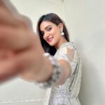 Mukti Mohan Instagram - तेरे ज़िक्र से ही मैं खुश हूँ 🤍 👆 Lyrics are from which song ? HMU- @ritickasjalan Outfit - @sulakshanamonga Jewellery- @aquamarine_jewellery Shoes - @Oceedeeshoes Stylist - @dharagandhistylist Sisteragers - @premavshetty @_shraddhabobade_