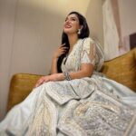 Mukti Mohan Instagram - तेरे ज़िक्र से ही मैं खुश हूँ 🤍 👆 Lyrics are from which song ? HMU- @ritickasjalan Outfit - @sulakshanamonga Jewellery- @aquamarine_jewellery Shoes - @Oceedeeshoes Stylist - @dharagandhistylist Sisteragers - @premavshetty @_shraddhabobade_