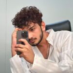 Munawar Faruqui Instagram - khud ke mijaaz se khud ko Barbad kya karna Pyaar ko tarasna aur Mohabbat se darr na. - munawar #munawarfaruqui