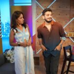 Munawar Faruqui Instagram - Kya din tha🙈 got a chance to meet the the the @sunidhichauhan5 aur yahi nahi sath perform kiya ek stage pe😭 aur line up pe itna sara talent @aasthagill @arjunkanungo @kamakshikhannamusic 🥳 Thank you @metaindia #moremusictogether for making this possible 😘 #munawarmusic #madari