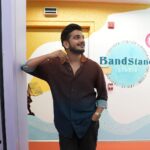 Munawar Faruqui Instagram - Kya din tha🙈 got a chance to meet the the the @sunidhichauhan5 aur yahi nahi sath perform kiya ek stage pe😭 aur line up pe itna sara talent @aasthagill @arjunkanungo @kamakshikhannamusic 🥳 Thank you @metaindia #moremusictogether for making this possible 😘 #munawarmusic #madari