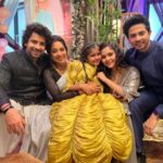 Muskan Bamne Instagram - ANUPAMA K BACHAE USKI DUNIYA…🌟🤞❤️😇🧿🙏 Good morning to all watching us, loving us and hating us..🤗❤️MAY YOU ALL BE BLESSED WITH HAPPY FAMILY…. Familia THU THU THU #anupamaa #explore #explorepage #family #love #bond #growth #life #together #celebrate #feelblessed #makeithappen #toshu #samar #paakhi #chotianu #emotions #journey #grateful Somewhereontheearth