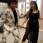 Muskan Bamne Instagram – Same trend With my possessive sister 🎬
😜😙😝😂💫🧿🎬⭐️💜🤪✨❤️
#style #trend #chachukachuha #paakhi #toshu #dancingduo #brothersisterlove #dance #masti #weback #explorepage #funnyus #🧿🧿🧿