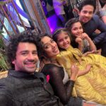 Muskan Bamne Instagram - ANUPAMA K BACHAE USKI DUNIYA…🌟🤞❤️😇🧿🙏 Good morning to all watching us, loving us and hating us..🤗❤️MAY YOU ALL BE BLESSED WITH HAPPY FAMILY…. Familia THU THU THU #anupamaa #explore #explorepage #family #love #bond #growth #life #together #celebrate #feelblessed #makeithappen #toshu #samar #paakhi #chotianu #emotions #journey #grateful Somewhereontheearth