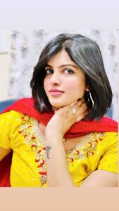 Naina Sarwar Instagram - Flaunting my favorite colour this Eid
Eid-al-adha Mubarak 🤗💛
#terevaaste ❤️🥰