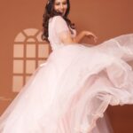 Neha Gowda Instagram - 💗 Outfit - @vibbhinna MUA - @nikithaanandmakeup Hairstylist - @hairstylist_rekhaa PC - @arunkummar_portraits Accessories - @beadedtreasuresjewelry Video credits - @i_am_rekha14