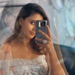Neha Gowda Instagram - 🤍 #instareels #selflove #mirrorselfie Wearing @rentyourlook_by_chandangowda