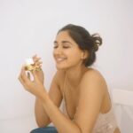 Nikita Dutta Instagram - I have got 99 problems… but there is always avocado on toast to feel better 🤓 🥑 💗