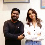 Nikita Dutta Instagram - Who doesn't love a gorgeous hair colour makeover? I'm currently obsessed with my hair transformation with @loreapro. It's their French Balayage which blends seamlessly and is super easy to maintain A huge thank you to my hairdresser @nafees.salmani.1804 from @lemonsalons who helped me choose the right shade for my hair which is the Classic Mocha. So guys go visit the nearest L'Oréal Professionnel-partnered salon and get your personalized French Balayage 🤍 #AD #FrenchBalayageIndia #MyFrenchBalayageIndia @lorealpro @lorealpro_education_india