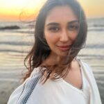Nikita Dutta Instagram - Work vibe for Goa: Kaftans and sunsets 🌅 🌊 #GoldenHour