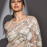 Nikita Dutta Instagram - Brought out some white To coordinate with the moon light. 🤍 . . . 📸 : @saurabh_sonkar Styled by @vidyulaa Outfit: @geishadesigns Earrings: @goldenwindow @ascend.rohank HMU: @hridadeepakmakeupandhair