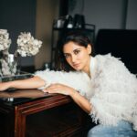 Nikita Dutta Instagram - Every ending that we fear, makes way for the beginning we have prayed for 🤍🤍 . . . . 📸: @bharat_rawail 💄: @dellsi.mody 👩🏻: @hairstylebysudha 🥼: @lakshetamodgil