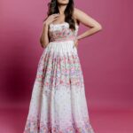 Nivetha Pethuraj Instagram - Outfit @labelpriyankakar Styled by @dilesha_shafa Photographer @manii2108 MUA @kalpesh_joshi Mumbai - मुंबई
