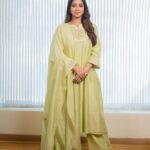 Nivetha Pethuraj Instagram - Stylist @dilesha_shafa Outfit @real_weaverstory Jewellery @karnikajewelshyd Photographer @they_call_me_keshu