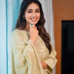 Nivetha Pethuraj Instagram - Stylist @dilesha_shafa Outfit @real_weaverstory Jewellery @karnikajewelshyd Photographer @they_call_me_keshu