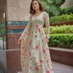 Nushrratt Bharuccha Instagram - 🌺 Outfit @paulmiandharsh Earrings @azotiique Styled by @nidhijeswani Assisted by @nirikshapoojary_ Makeup @vardannayak Hair @ashwini_hairstylist Photos @akshat_rastogi22