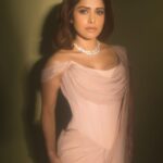 Nushrratt Bharuccha Instagram - Peach-Out ✌🏻 Outfit by :- @karishmaashita Jewellery by :- @mkjewels_india Style by: @samidha.wangnoo Style team : @ritika.kishnani @yashtikaasharmaa Make up : @vardannayak Hair by : @ashwini_hairstylist 📸 : @miteshsphotography