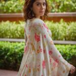 Nushrratt Bharuccha Instagram - 🌺 Outfit @paulmiandharsh Earrings @azotiique Styled by @nidhijeswani Assisted by @nirikshapoojary_ Makeup @vardannayak Hair @ashwini_hairstylist Photos @akshat_rastogi22