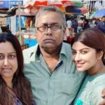 Payal Ghosh Instagram – Parampara Pratishtha Anushasan …!!!!! Love of my life MY DAD my sister💗💗💗💗💗💗💗💗💗💗💗💗💗💗💗#love 🖤