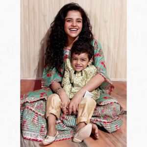 Pia Bajpiee Instagram - First Diwali without my brother 💔..made a promise to these cute patakhas that their bua gonna make their every Diwali better n brighter than ever..
HAPPY DIWALI ❤️ from नयंश ,लहर & their बुआ ❤️ #nephew #neice