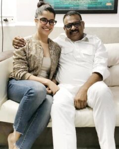 Pia Bajpiee Instagram - बहुत कम लोग होतें हैं जो आपके साथ हमेशा एक से रहते हैं चाहे आपका समय ख़राब हो या अच्छा, जोगी जी के साथ भी कुछ ऐसा ही है, और अगर कभी कुछ बदला भी होगा तो प्यार और इज्जत एक दूसरे के लिए बड़ा ही है ।बहुत बहुत आभार आपका जोगी जी @jogimallang मुझ पर इतना विश्वास रखने के लिए ।आपको जन्म दिन की बहुत बहुत शुभकामनाएँ 🤗🙏 thank you for everything