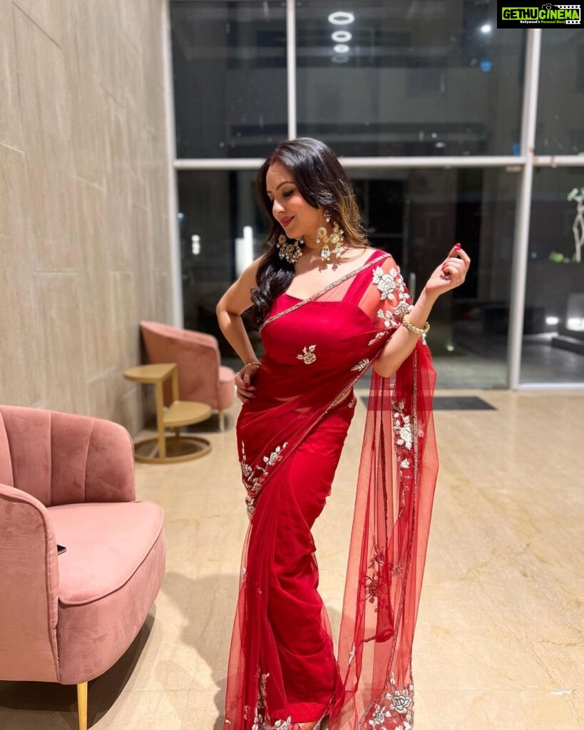 Pooja Bose Instagram - Few more from poila boisakh special episode of #dancebangladance @zeebanglaofficial Saree by @kaasniindia