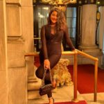 Pooja Jhaveri Instagram - Swipe 👉 to see how I layered the look 🥶 Bodysuit : @bardot Blazer : @inc_rtw Long coat : @forever21 Handbag : @zara Pumps : @csiriano #outfitinspiration #fashionstyle #fashionista #outfitinspiration #hotoutfit #blackoutfit #cocktaildress #blazer #outfitinspo #fashiondesigner #fashionstyle #styleinspo #styleblogger #newyork #newyorkcity New York City