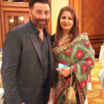 Poonam Dhillon Instagram – Good to see my  Friend & Colleague @iamsunnydeol  after ages on the  joyous occasion of his son’s wedding celebrations. Congratulations  and Loads of Happiness to the lovely couple @imkarandeol & @drishaacharya . Great to attend the reception with both my bachaas @anmolthakeriadhillon @palomadhillon . Taj Lands End, Mumbai
