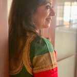 Poornima Bhagyaraj Instagram - Wedding season. Loved dressing up in this totally contrasting blouse and saree.Blouse design and embroidery by @poornimas_store