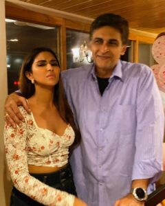 Pranutan Bahl Instagram - I keep saying “Dad!! Stop annoying me, you’re not my brother!”

But either which way I’m just blessed to be your family.. thank you for being an amazing dad..I guess no gratitude will ever be enough ✨

Thank you for making me fiercely independent, yet always creating a safe space for me🤗🧿

Happy Father’s Day to the handsomesttt, most chivalrous and highly troublesome- please swipe to see all of this ^

Love love you ♥️🧿♥️🧿