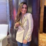 Preeti Jhangiani Instagram - Draft day!! #super excited in my fav @swarupabhagavatula @mouktika_style ❤️🤗 #suitstyle #suitstyles #powedressing