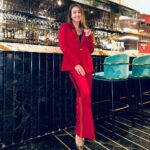 Preeti Jhangiani Instagram - The colour of love ❤️ #feelingred Suit courtesy: @swarupabhagavatula @mouktika_style Location courtesy: @thegamepalacio @suved