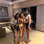 Priya Varrier Instagram - Phuket dump🐬 @angsanalagunaphuket @pickyourtrail
