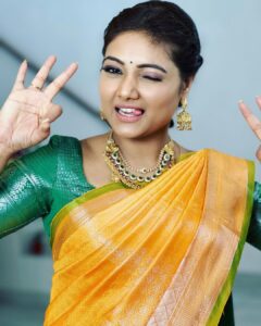 Priyanka Nalkari Instagram - #aftermarriage #1stadshoot #saree #poser #chennai #lovemyprofession #seetha #roja #priyankanalkari #happywife #married #instagram 
Jewellery @gold_copy1486 😍